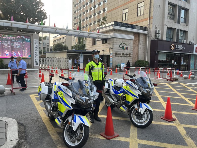 西安交警指揮中心“開學(xué)首日”指揮崗全員上崗，嚴(yán)防發(fā)生長(zhǎng)時(shí)間、大面積交通擁堵。西安市交警支隊(duì)供圖