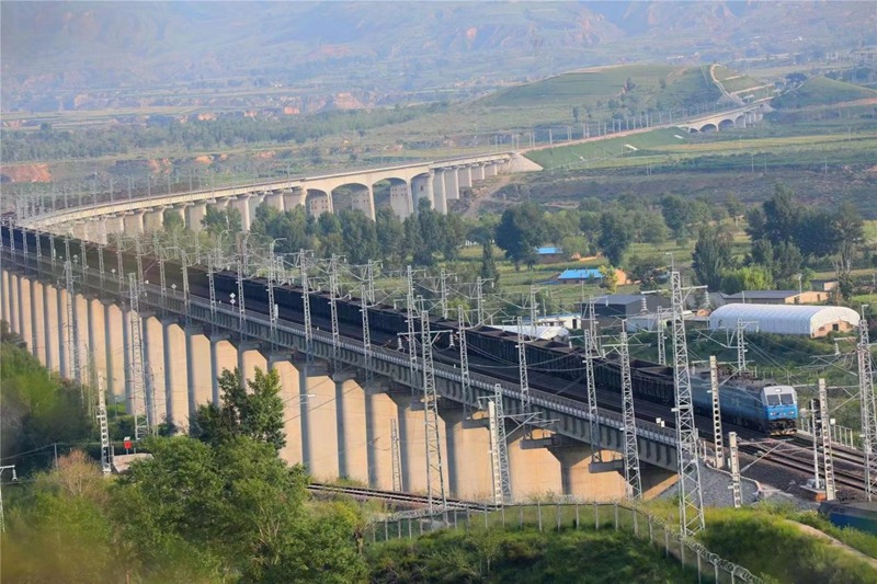 浩吉鐵路沿線風(fēng)景。