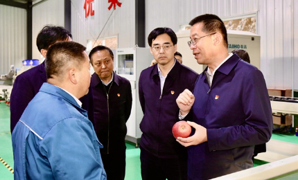 陜西稅務(wù)開(kāi)展“錘煉初心 滋養(yǎng)初心 找尋初心”系列主題活動(dòng)為大力弘揚(yáng)偉大建黨精神和延安精神，推動(dòng)稅收現(xiàn)代化服務(wù)中國(guó)式現(xiàn)代化大討論走深走實(shí)，11月16日、17日，陜西省稅務(wù)局黨委領(lǐng)導(dǎo)班子赴延安開(kāi)展了“錘煉初心、樹(shù)牢為民情懷，滋養(yǎng)初心、延安精神鑄稅魂，找尋初心、發(fā)揚(yáng)革命傳統(tǒng)”為主題的“紅色足跡引領(lǐng)學(xué)”系列活動(dòng)。