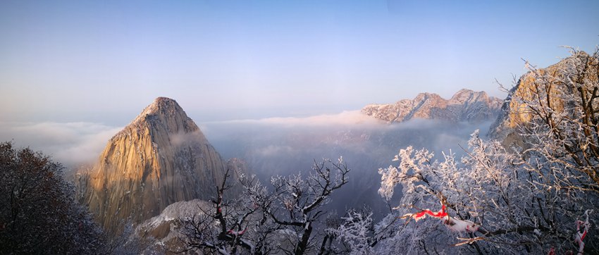 雪霽初晴 華山巍峨美如畫。左小峰 攝