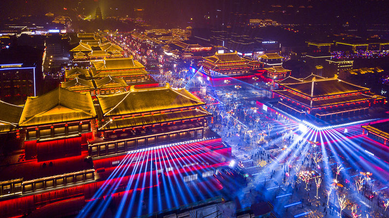 大唐不夜城景區(qū)夜景。曲江文旅股份供圖