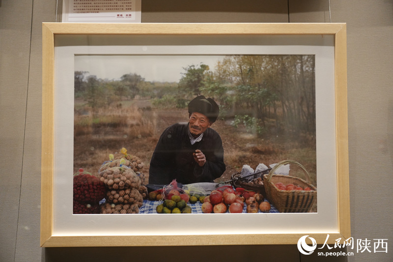 87幅城市老照片5月1日起在西安博物院集中展出。人民網(wǎng)記者 李志強(qiáng)攝