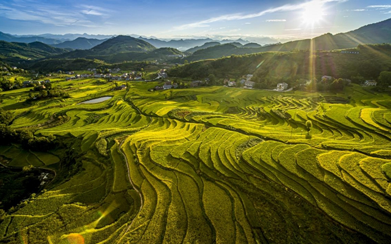 走進(jìn)鳳堰梯田 邂逅“詩(shī)與遠(yuǎn)方”